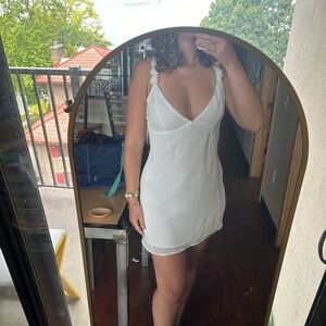 NEW WITH TAGS Princess Polly White Dress with Roses, Size 8